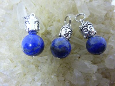 Pendentif Bouddha Lapis lazuli perles 12mm longueur 2,6 cm