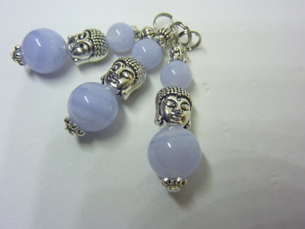 Pendentif Bouddha Zénitude calcédoine bleue