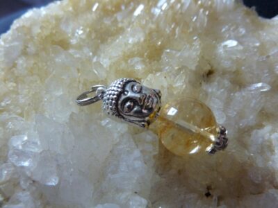 Pendentif Bouddha CITRINE perles rondes 10 mm
