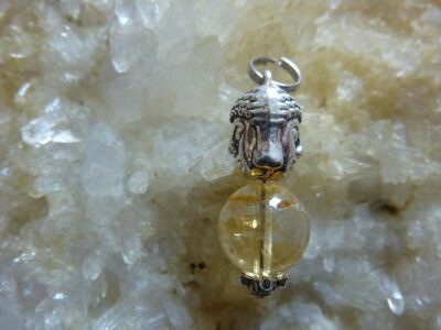 Pendentif Bouddha CITRINE perles rondes 10 mm