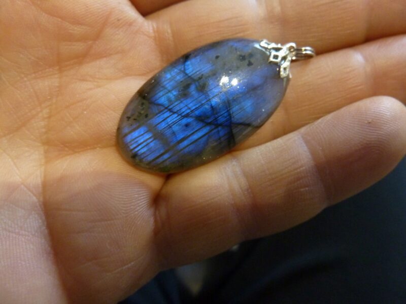 PENDENTIF PROTECTION EN LABRADORITE ref 3904 – Image 2
