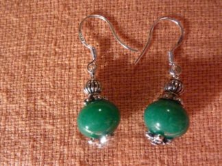 Boucles d'oreilles jade vert perles 10 x 8 mm