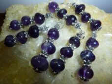 Pendentif en pierres naturelles amethyste perles multiformes