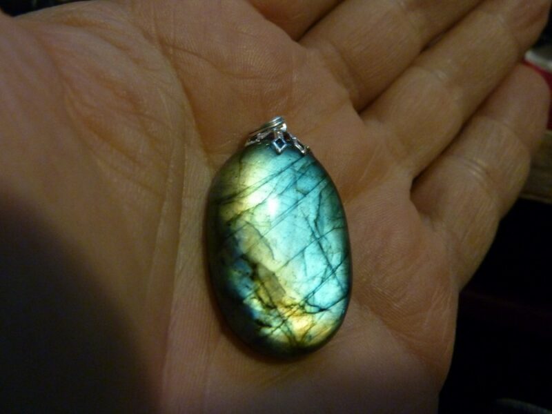 PENDENTIF PROTECTION EN LABRADORITE 8.6 GR ref 0776