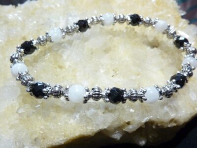 BRACELET SPINELLE TOURMALINE NOIRE PIERRE DE LUNE PERLES 6MM ET ARGENT TIBETAIN
