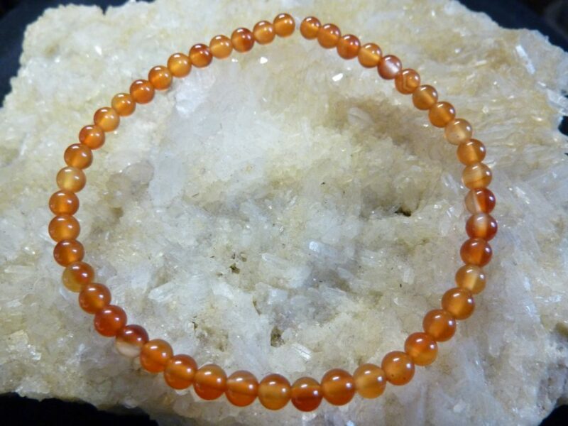 Bracelet cornaline perles rondes 4 mm