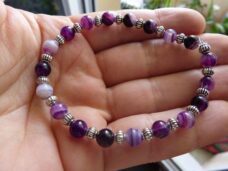 Bracelet agate rubanée violet - Perles rondes 6 mm