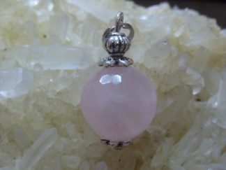 Pendentif en pierres naturelles quartz rose perle ronde à facettes 1,4cm