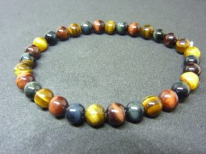 Bracelet protection : Oeil de tigre,oeil de Faucon, oeil de Taureau perles 6 mm