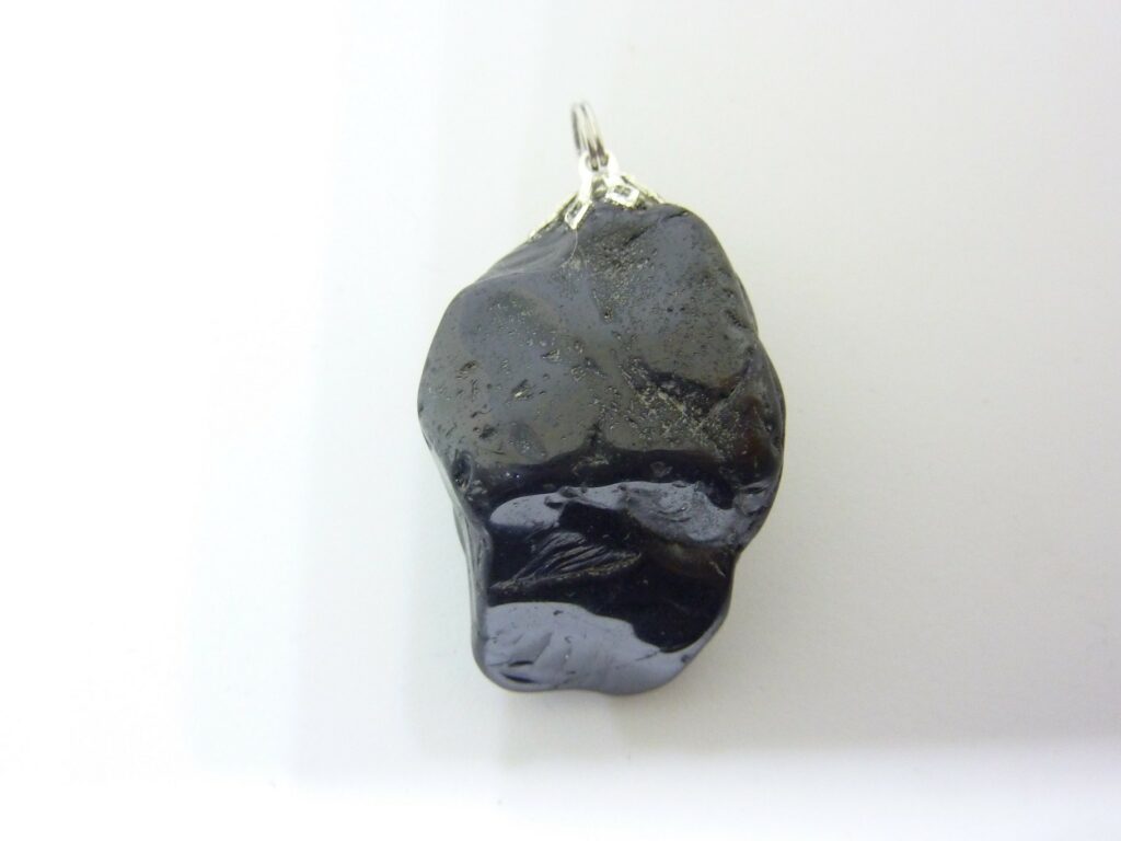 MASSIF PENDENTIF PROTECTION SPINELLE NOIRE 32,5 gr REF 7026