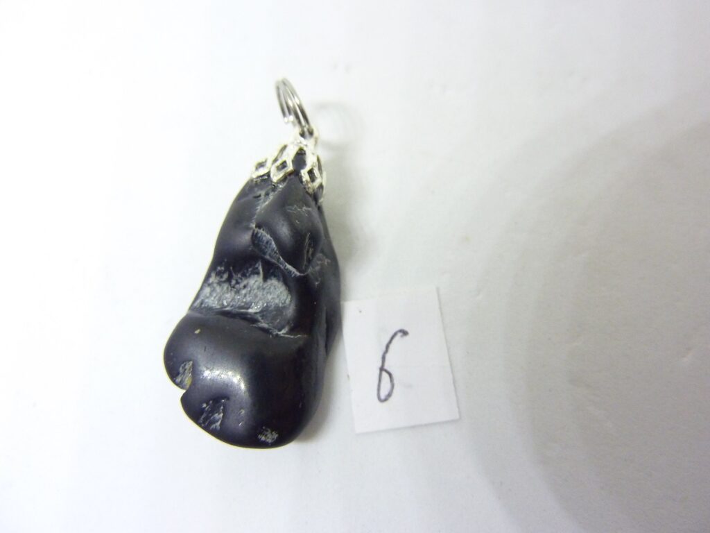 PENDENTIF PROTECTION SPINELLE NOIRE 7,1 gr REF 1257