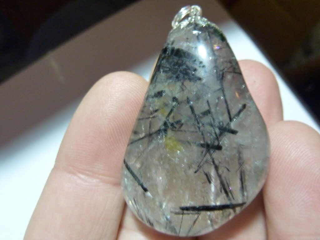 MASSIF PENDENTIF QUARTZ TOURMALINE NOIRE REF 4416