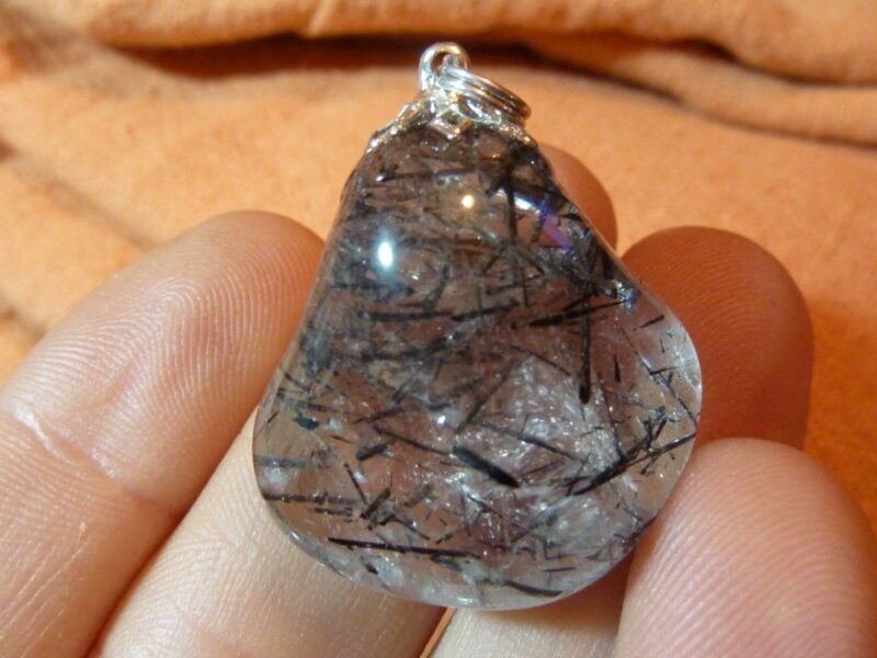 PENDENTIF QUARTZ TOURMALINE NOIRE REF 8558