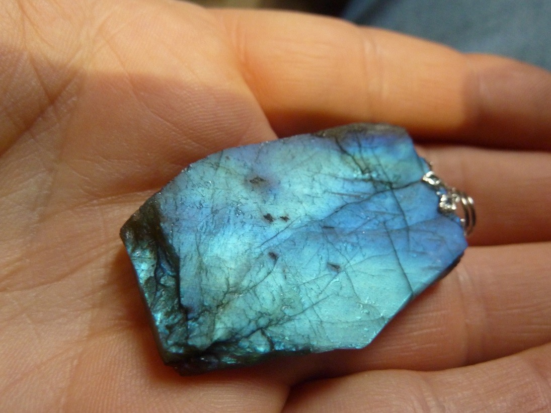 Pendentif protection Labradorite brut ref 3339 - Bijoux Minéraux de Gaia