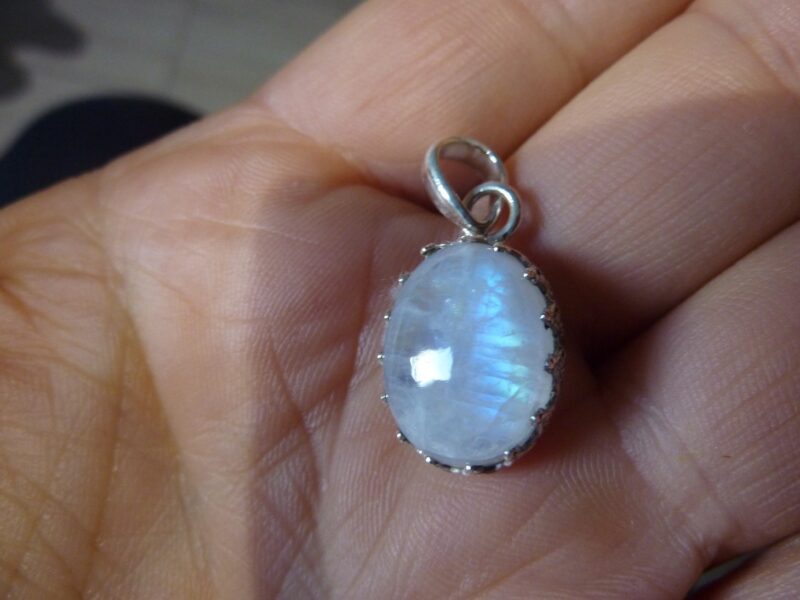 PENDENTIF PIERRE DE LUNE MONTURE EN ARGENT 925 REF 1749