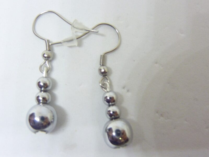 Boucles d'oreilles Hématite Perles rondes 8-4 mm L 3,5 cm
