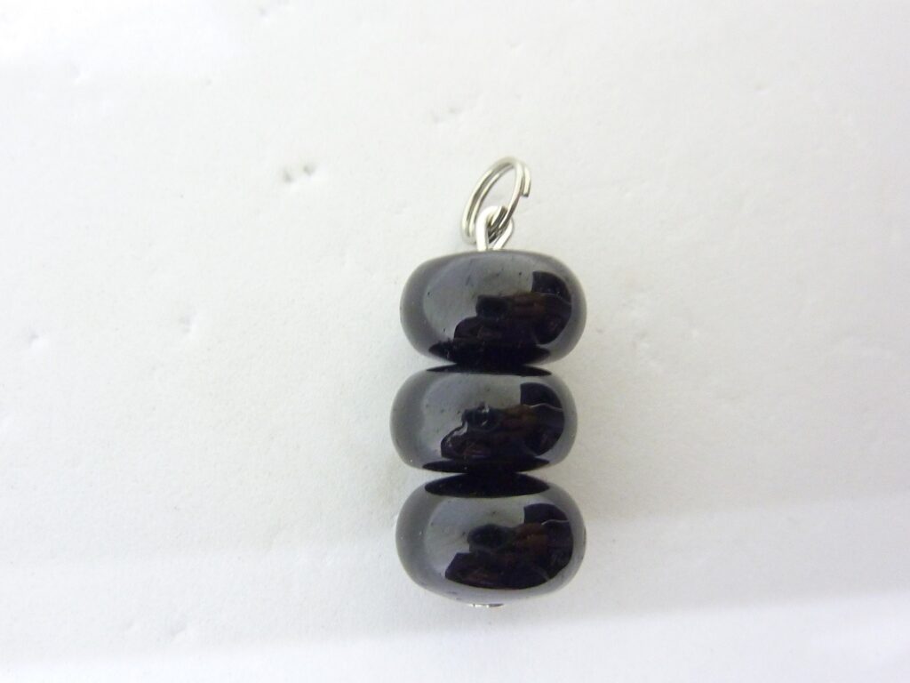 Pendentif protection tourmaline noire