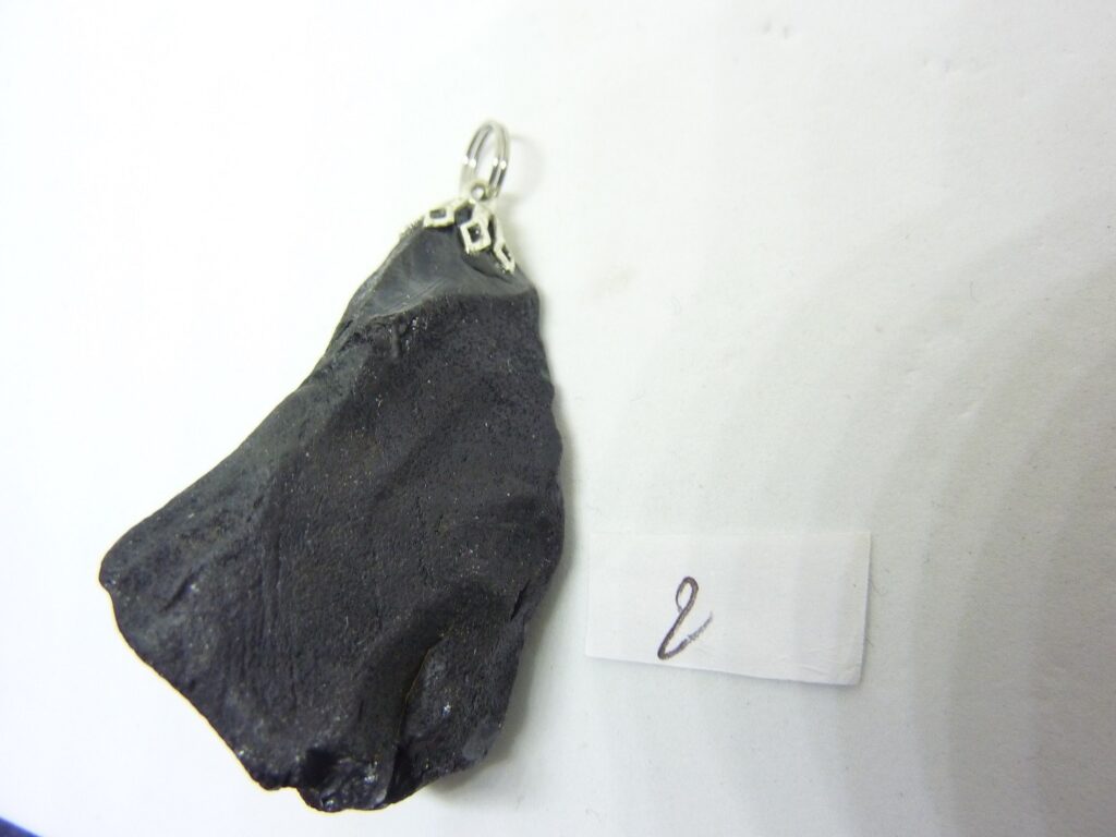 PENDENTIF PROTECTION SPINELLE NOIRE 27,5 gr REF 1556