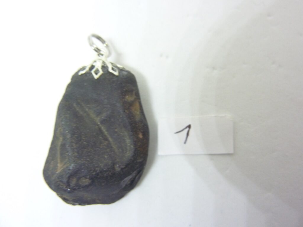 PENDENTIF PROTECTION SPINELLE NOIRE 21,3 gr REF 8678