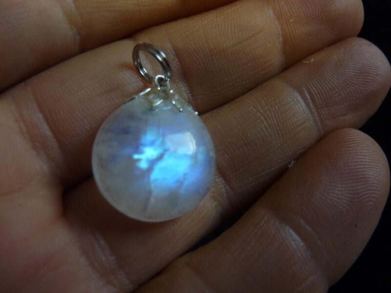 Pendentif Pierre de lune Quiétude et intuition ref 4844