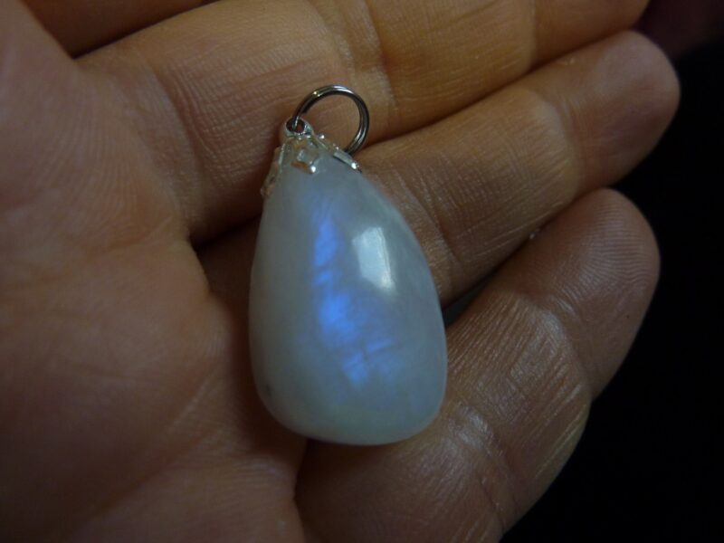 Pendentif Pierre de lune Quiétude et intuition ref 9374