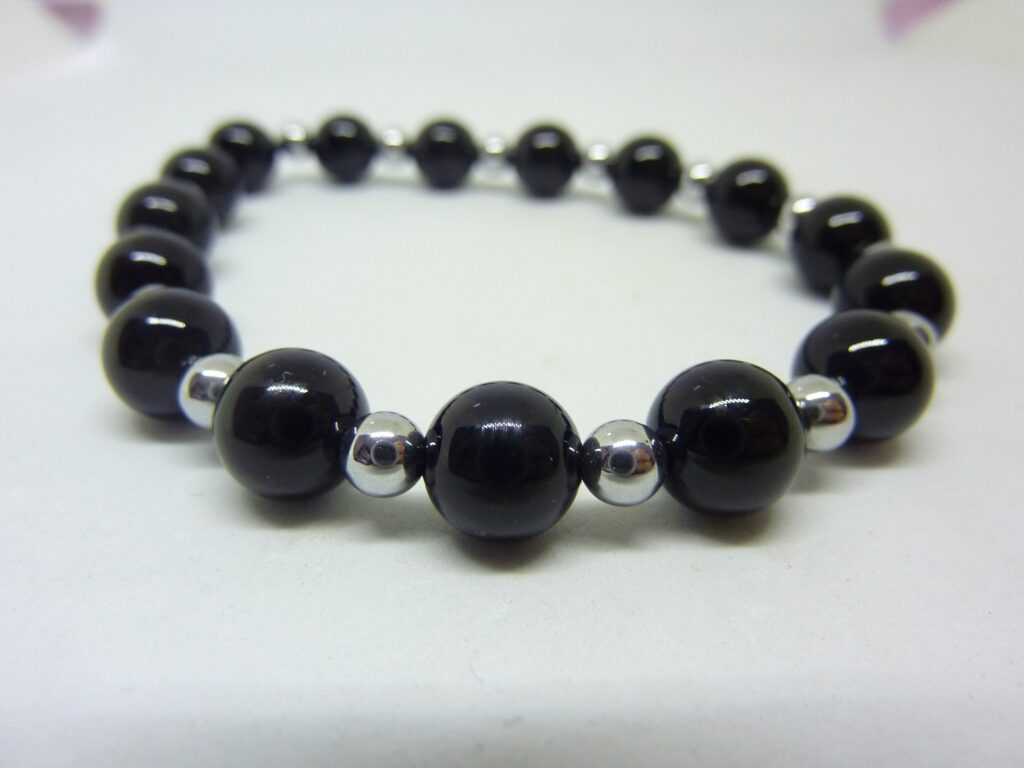 Bracelet Tourmaline noire- Hématite – Perles rondes 8-4 mm