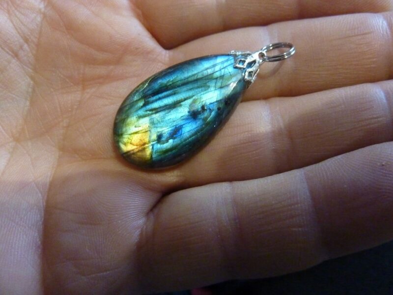 PENDENTIF PROTECTION EN LABRADORITE ref 0671