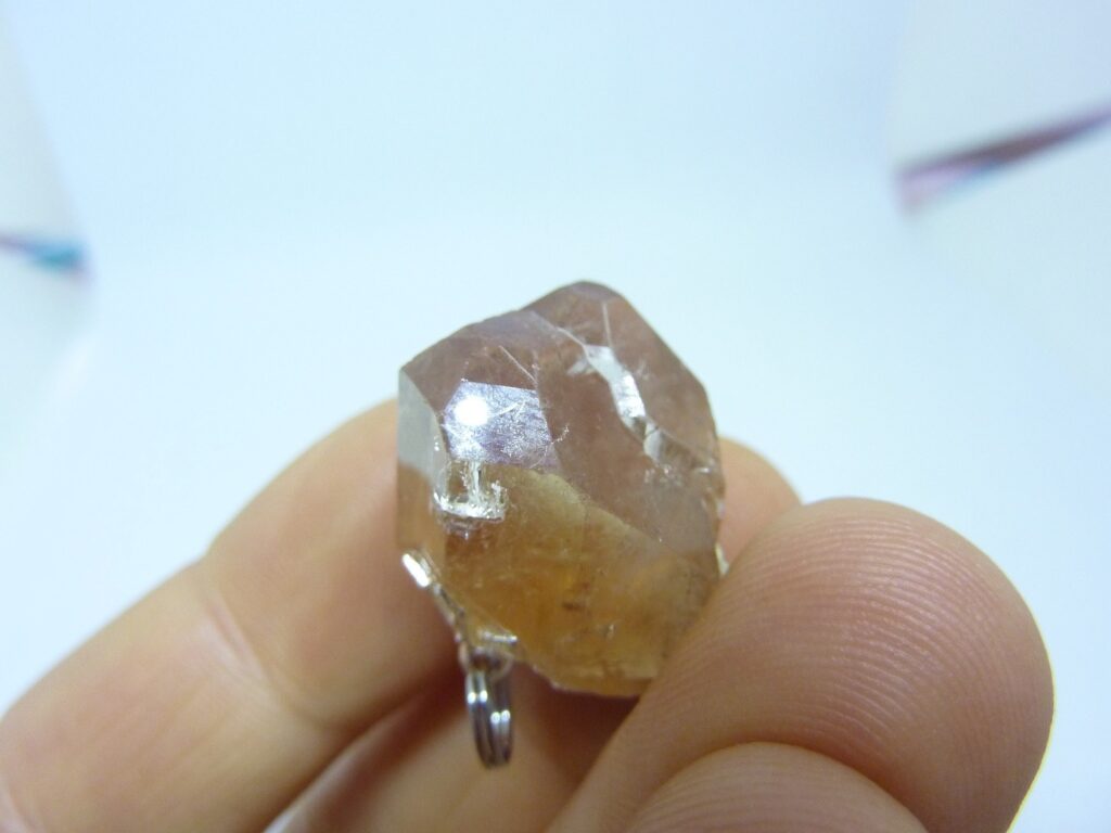 SUBLIME PENDENTIF TOPAZE IMPERIALE GEMME 12,4 GR 60 CARATS TRES RARE ref 0617