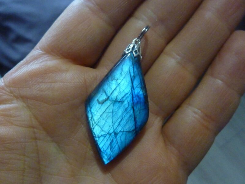 PENDENTIF PROTECTION LABRADORITE 10,7 gr REF 0022