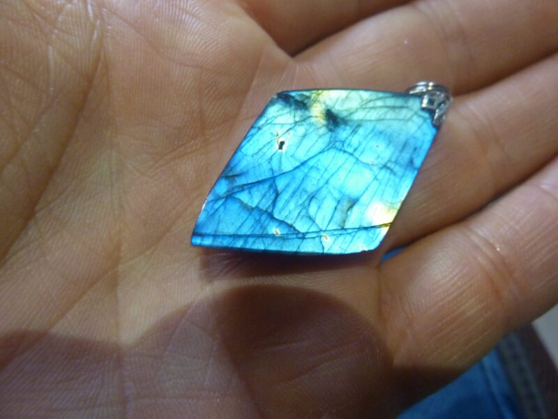 PENDENTIF PROTECTION LABRADORITE 10,7 gr REF 0022 – Image 3