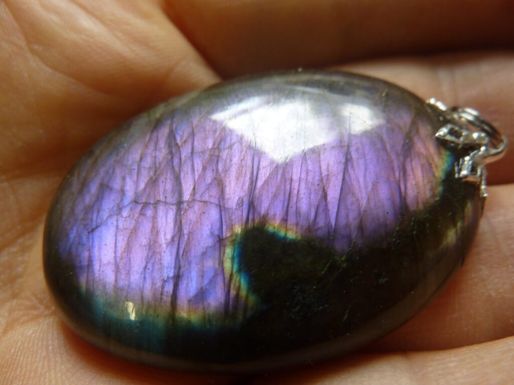 Pendentif protection labradorite violet très rare! ref 9345