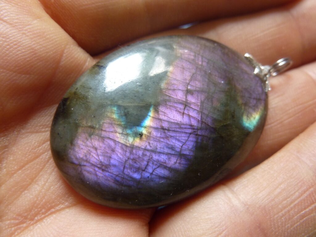 Pendentif protection labradorite violet très rare! ref 8785