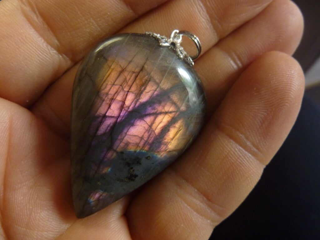 Pendentif protection labradorite violet très rare! ref 0240