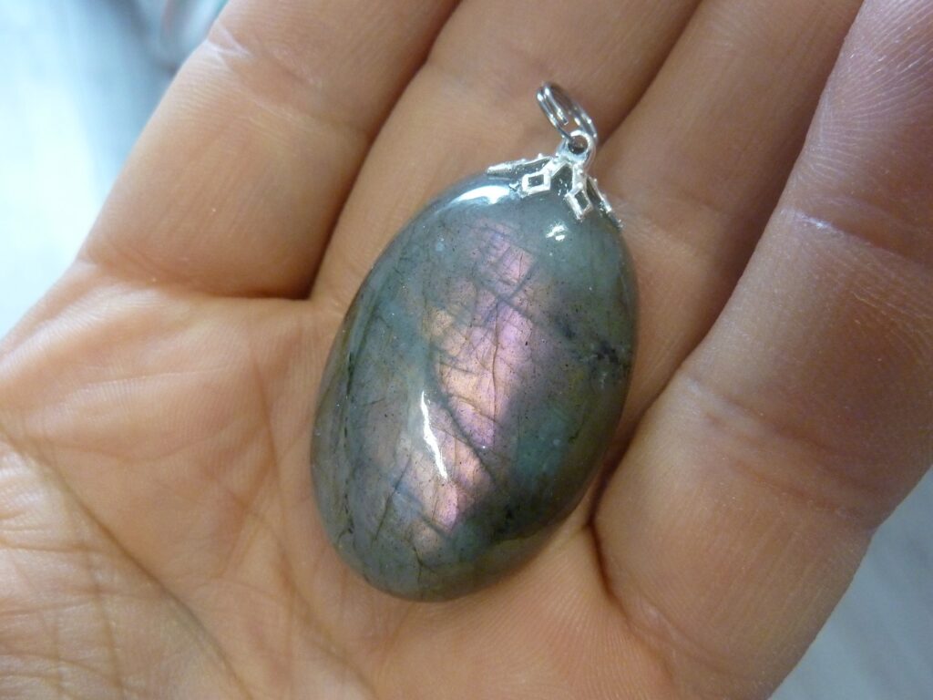 Pendentif labradorite violet très rare! ref 3167