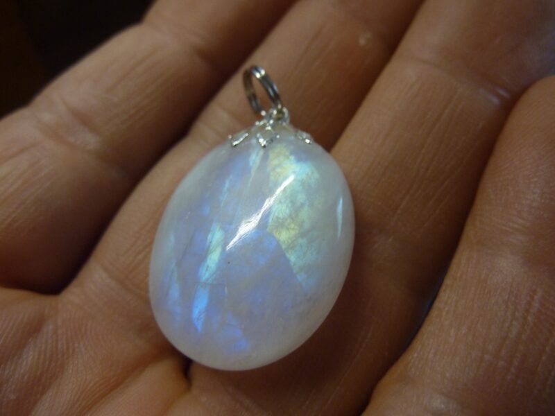 PENDENTIF PIERRE DE LUNE GEMME AAA+ ref 1136