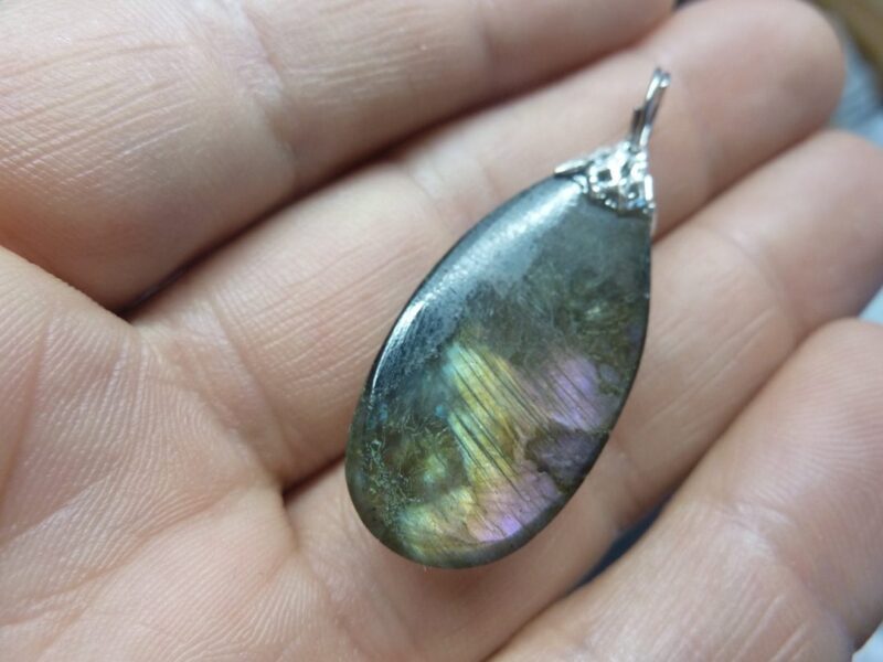 Pendentif protection labradorite violet très rare! ref 5982 – Image 2