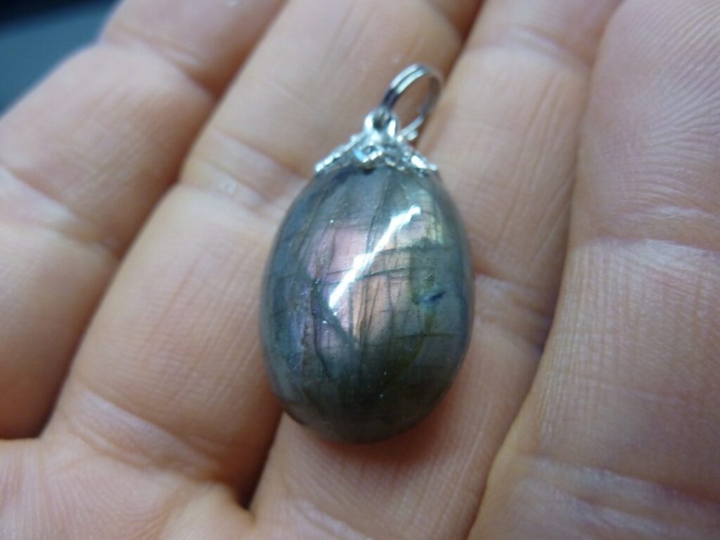Pendentif protection labradorite violet très rare! ref 3846