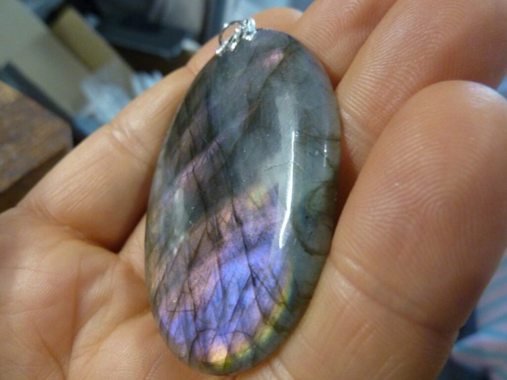 Pendentif protection labradorite violet très rare! ref 4081
