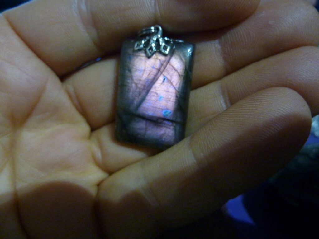 Pendentif protection labradorite violet très rare! ref 8096