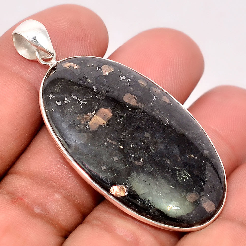 Pendentif Nuummite Véritable monture argent 925 Rare ref 9992