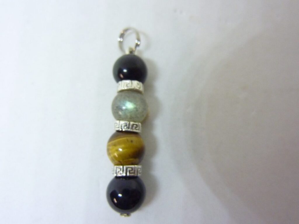 PENDENTIF OEIL DE TIGRE-LABRADORITE-OBSIDIENNE OEIL CELESTE-SPINELLE NOIRE