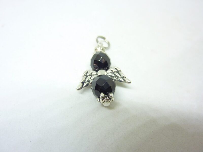 Pendentif Spinelle noir ange protection perles à facettes 8 mm