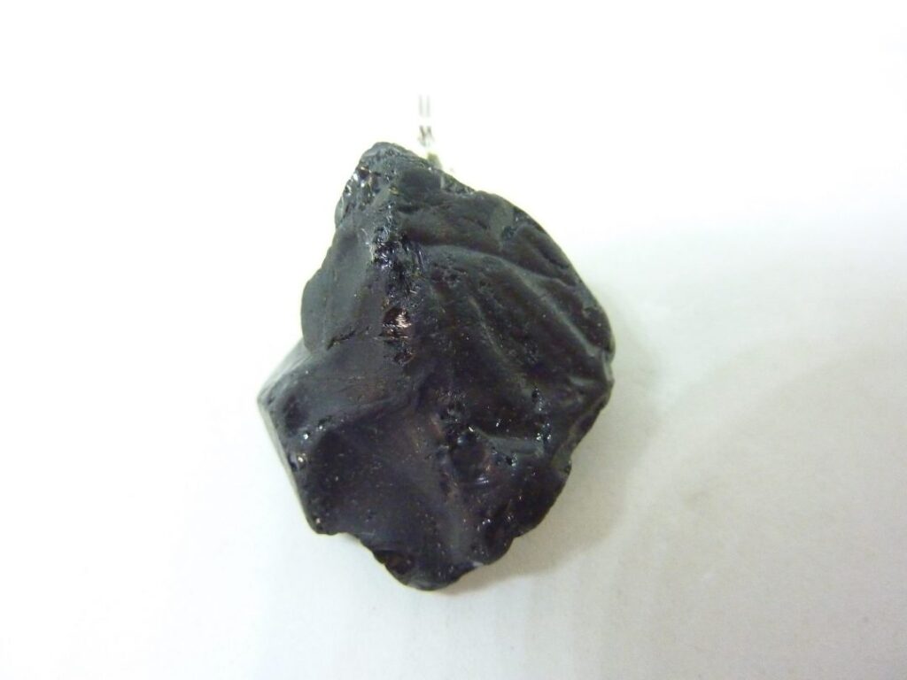 PENDENTIF PROTECTION SPINELLE NOIRE 30,6 gr Ref 9902