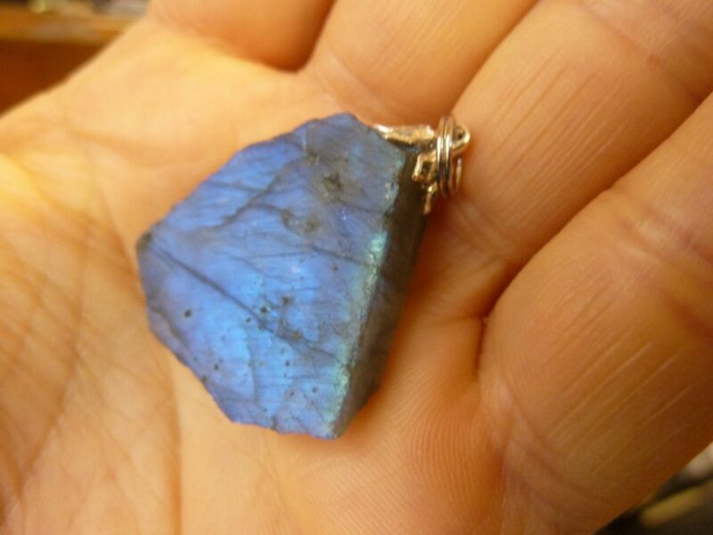 PENDENTIF LABRADORITE BRUT 11,7 gr ref 0336