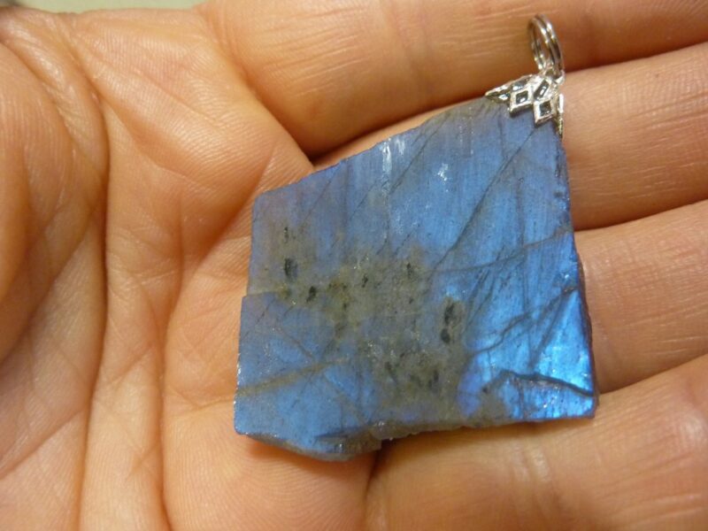 PENDENTIF PROTECTION EN LABRADORITE BRUT 16 gr ref 4236
