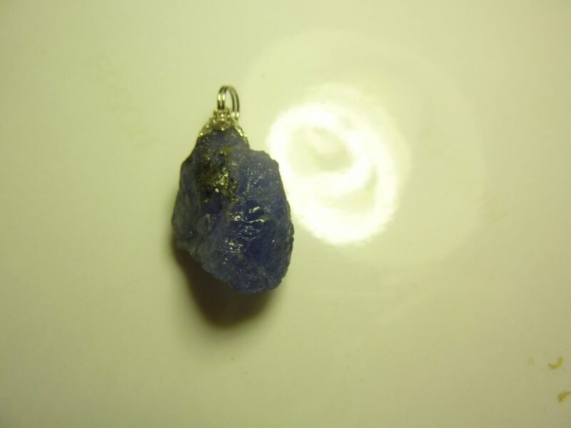 Pendentif Tanzanite brut 9,8 gr très rare ref 2395