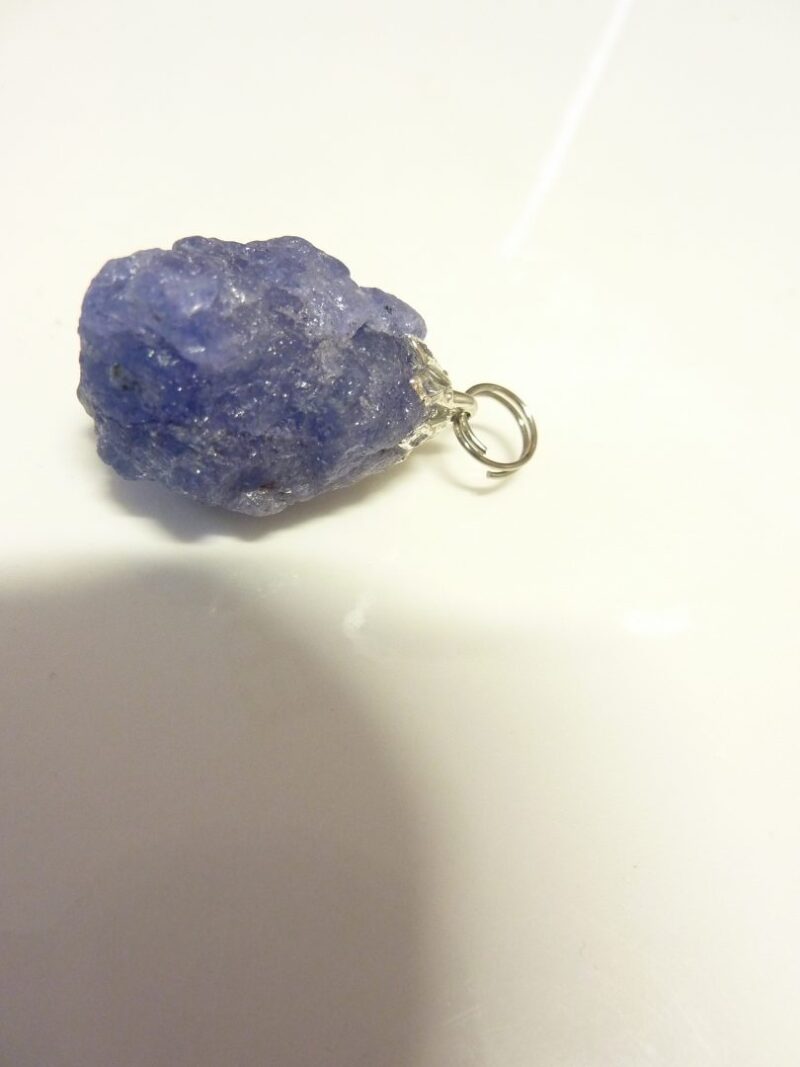 Pendentif Tanzanite brut 11,2 gr très rare ref 6108