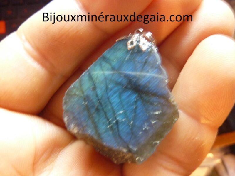 PENDENTIF LABRADORITE BRUT 21 gr ref 3926