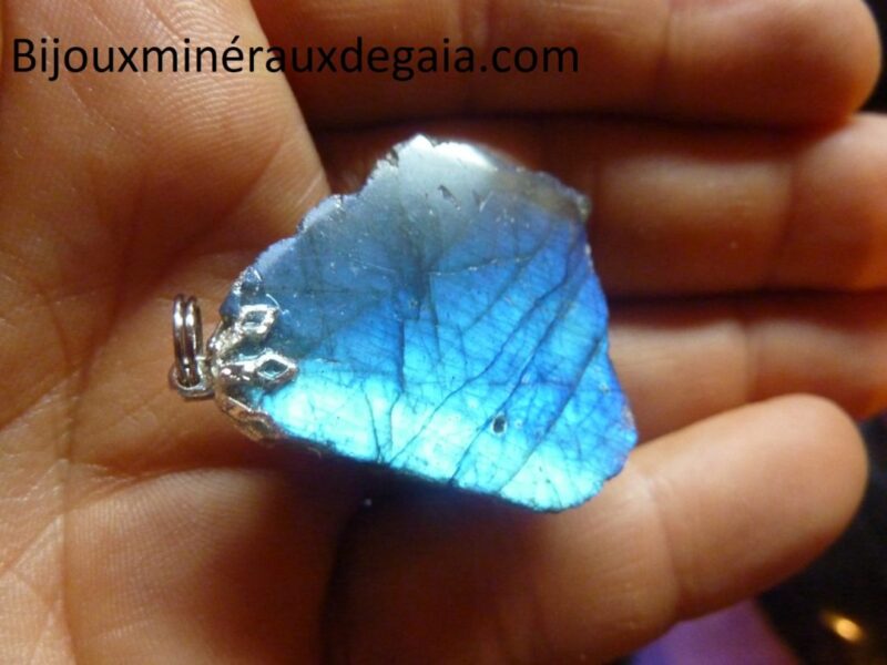 PENDENTIF LABRADORITE BRUT 21 gr ref 3926