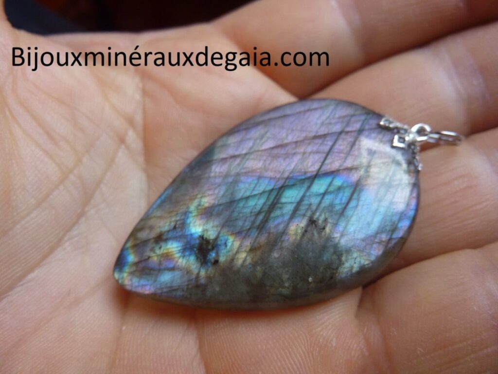 Pendentif Labradorite violet très rare! ref 6973